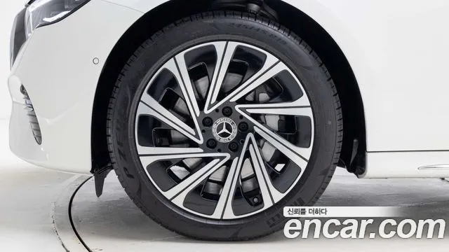 Mercedes-Benz E-Class W214 — Фото автомобиля 5