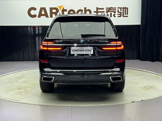 BMW X7 — Фото автомобиля 13