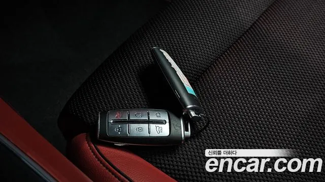 Genesis GV70 2.5T Бензин 2WD — Фото автомобиля 30