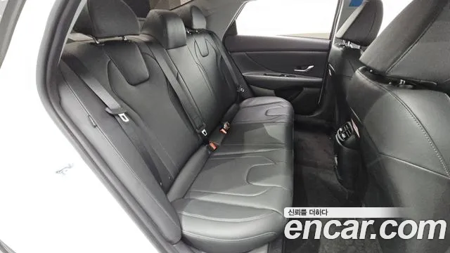 Hyundai Avante CN7 — Фото автомобиля 18