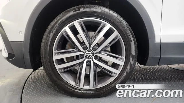 Volkswagen Tiguan — Фото автомобиля 5