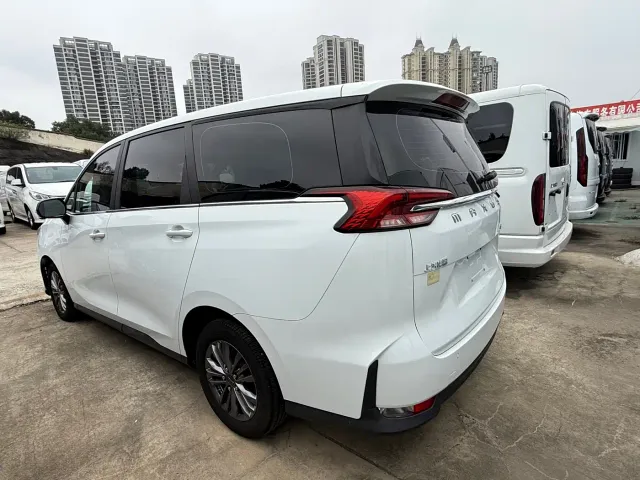 Maxus Dajia 5 — Фото автомобиля 4