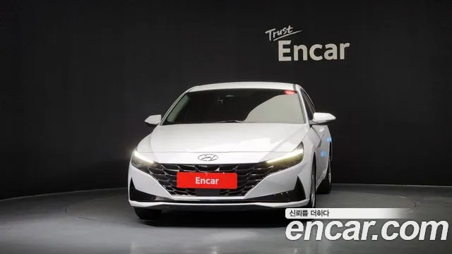 Hyundai AVANTE Avante (CN7) — Фото автомобиля 3