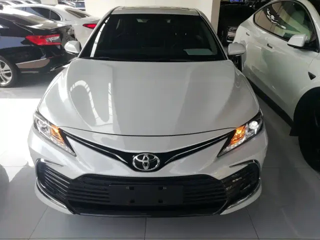 Toyota Camry — Фото автомобиля 2