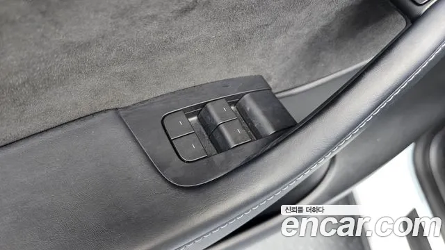 Tesla Model Y — Фото автомобиля 19