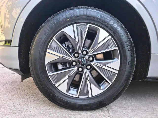 Buick E5 — Фото автомобиля 22