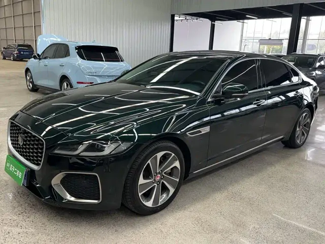 Фотография автомобиля — Jaguar XFL