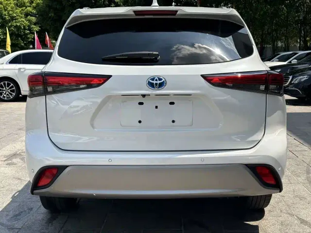 Toyota Highlander — Фото автомобиля 4