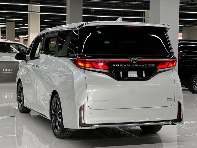 Toyota Vellfire — Фото автомобиля 6