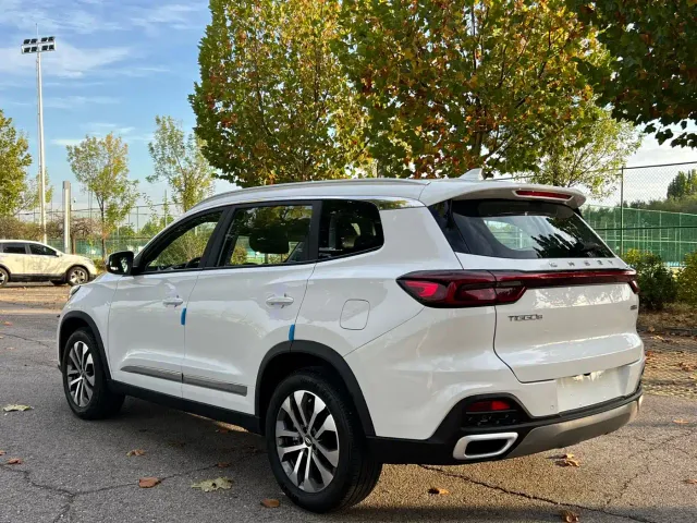 Chery Tiggo 8 — Фото автомобиля 4