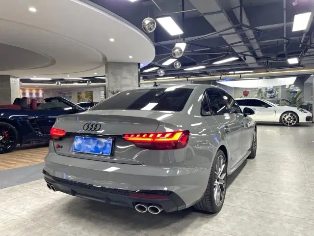 Audi S4 — Фото автомобиля 5
