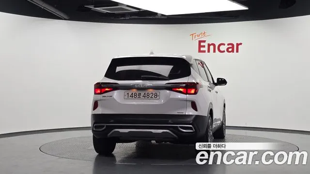 Kia Seltos — Фото автомобиля 4