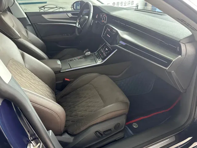 Audi A7L — Фото автомобиля 23