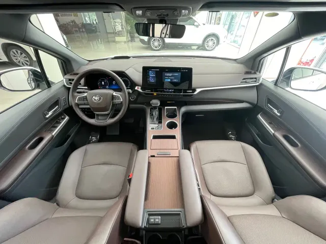 Toyota Granvia — Фото автомобиля 19