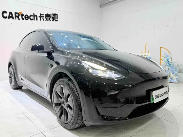 Tesla Model Y — Фото автомобиля 3