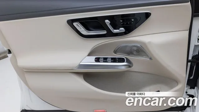 Mercedes-Benz E-Class — Фото автомобиля 12