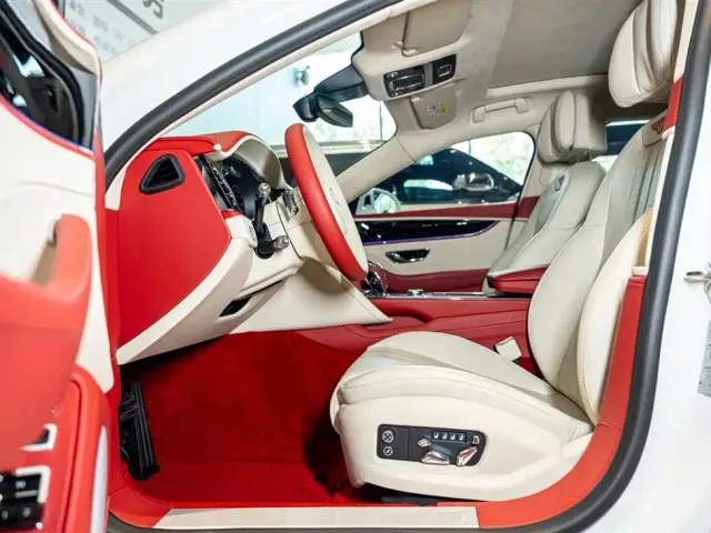 Bentley Flying Spur — Фото автомобиля 7