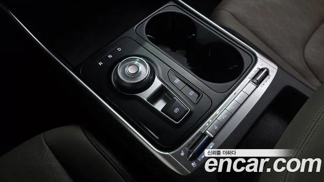 Kia Carnival Generation 4 — Фото автомобиля 9