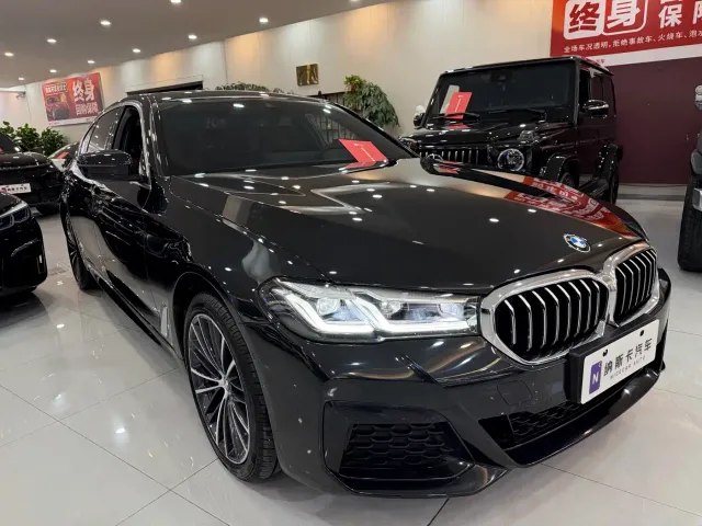 BMW 5 Series — Фото автомобиля 3