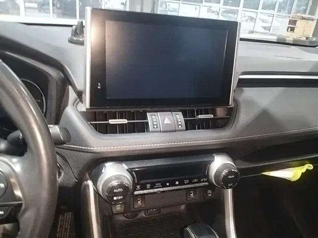 Toyota RAV4 — Фото автомобиля 12