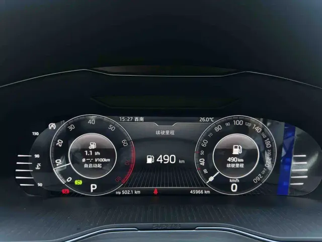 Skoda Superb — Фото автомобиля 12