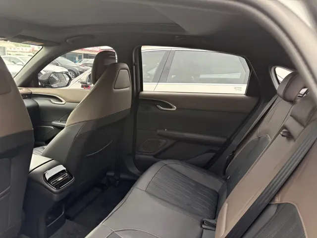 Changan Eado — Фото автомобиля 7