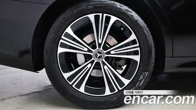 Mercedes-Benz E-Class W214 — Фото автомобиля 8