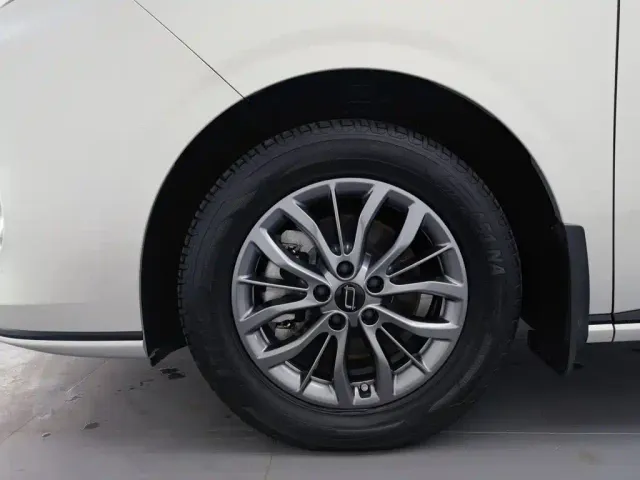 Bestune Besturn M9 — Фото автомобиля 17