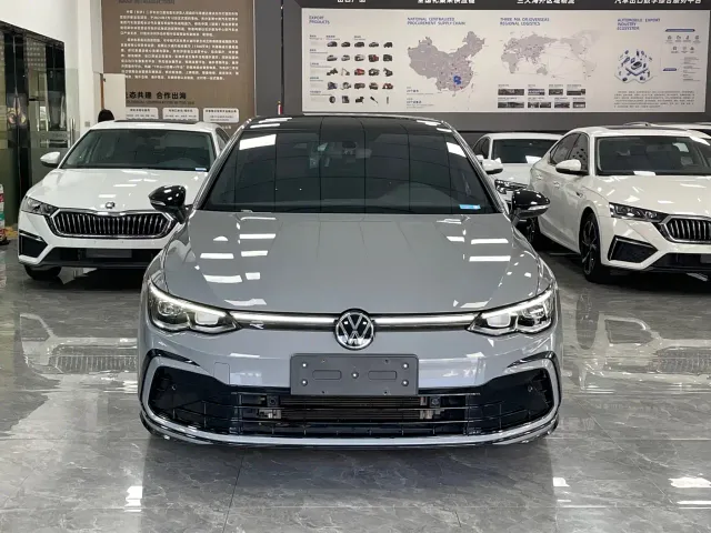 Volkswagen Golf — Фото автомобиля 2