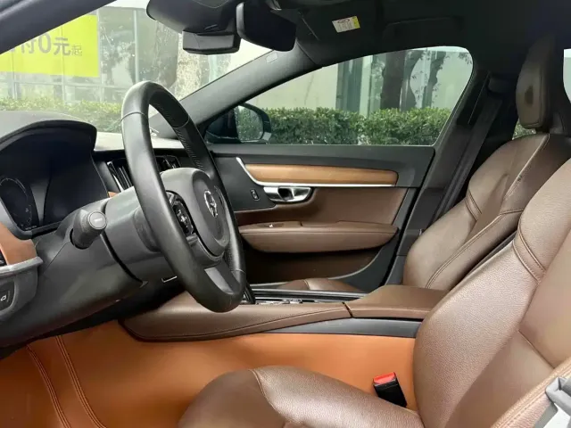 Volvo S90 — Фото автомобиля 6