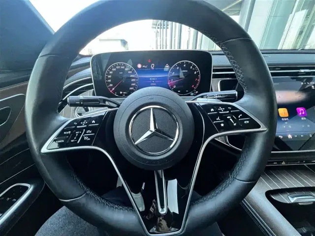 Mercedes-Benz E-Class — Фото автомобиля 13
