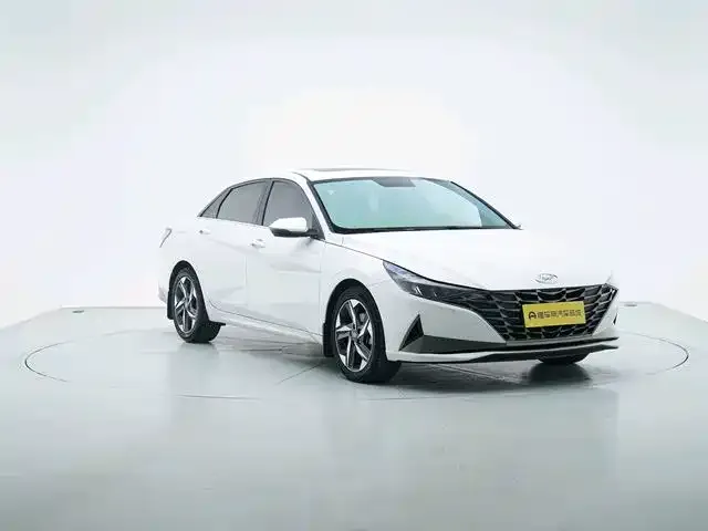 Hyundai Elantra — Фото автомобиля 8