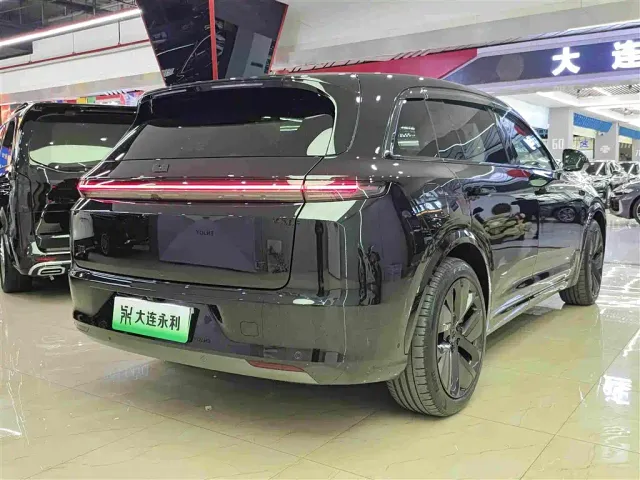 Li Auto L7 — Фото автомобиля 15