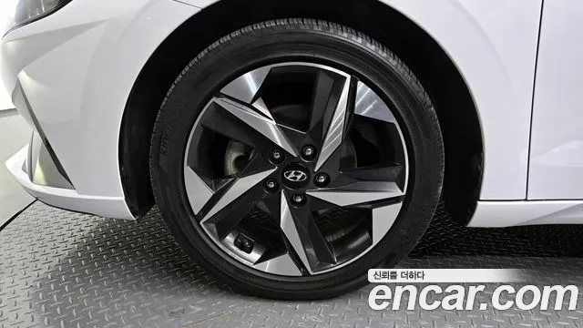 Hyundai AVANTE Avante (CN7) — Фото автомобиля 5