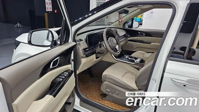 Kia Carnival Generation 4 — Фото автомобиля 10