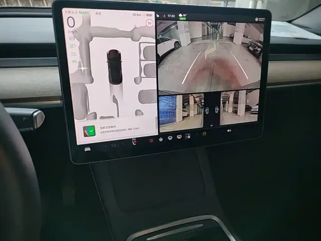 Tesla Model Y — Фото автомобиля 17