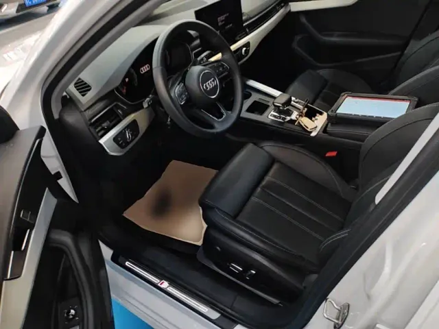 Audi A4L — Фото автомобиля 14