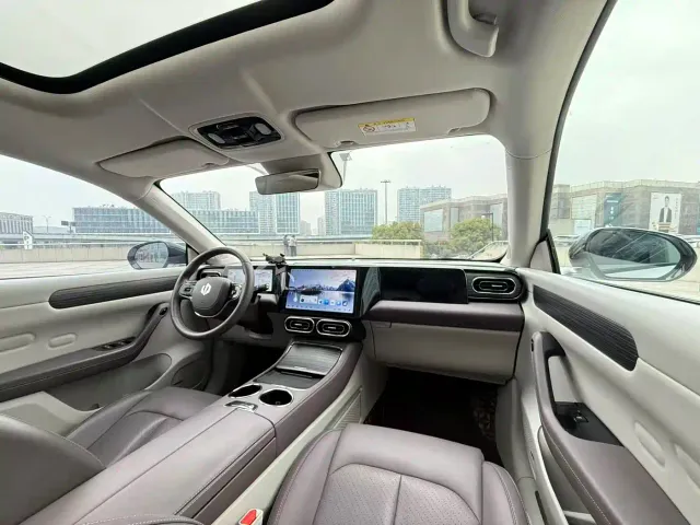 Leapmotor C11 — Фото автомобиля 23