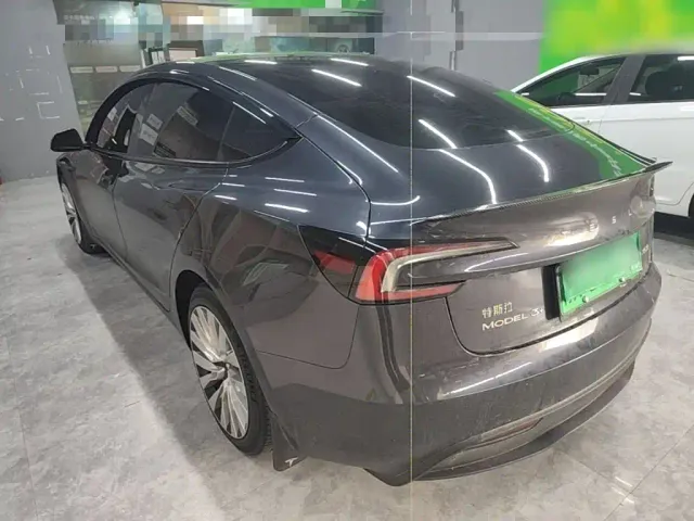 Tesla Model 3 — Фото автомобиля 4