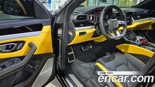 Lamborghini Urus — Фото автомобиля 10