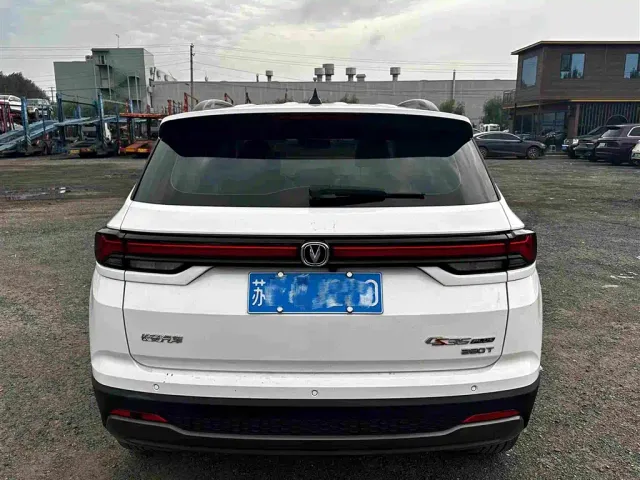 Changan CS35 Plus — Фото автомобиля 13