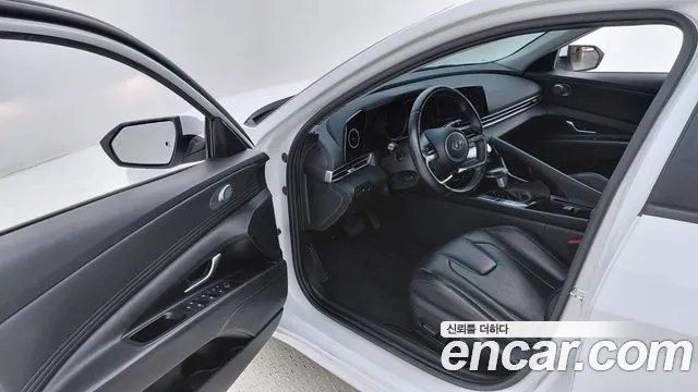 Hyundai AVANTE Avante (CN7) — Фото автомобиля 10