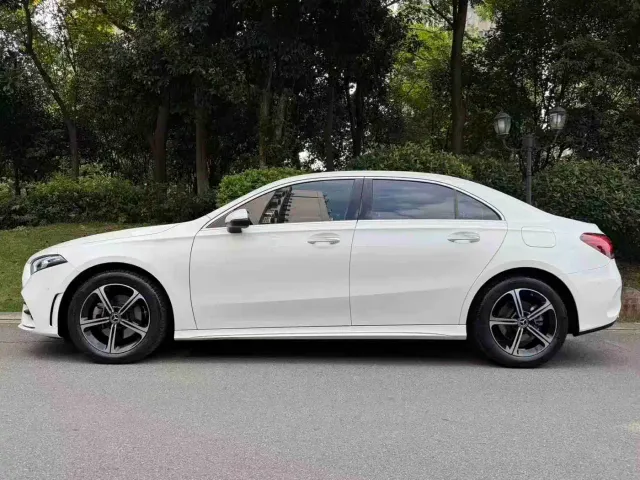 Mercedes-Benz A-Class — Фото автомобиля 3