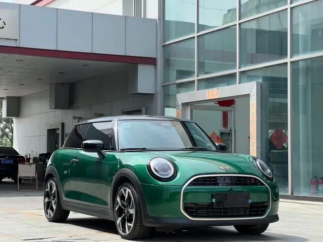 MINI Hatch — Фото автомобиля 2