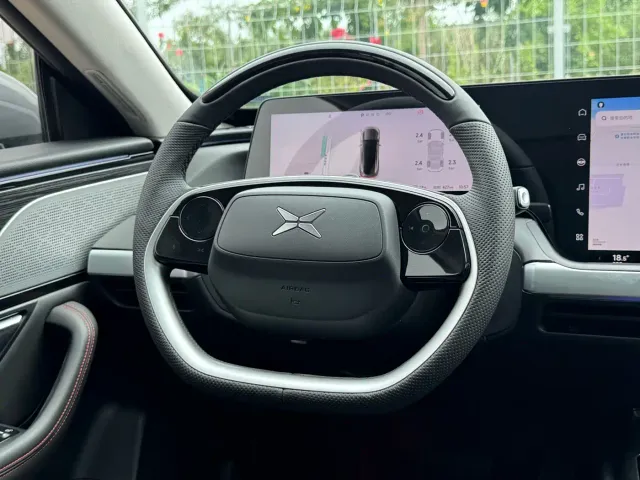 Xpeng P7 — Фото автомобиля 11