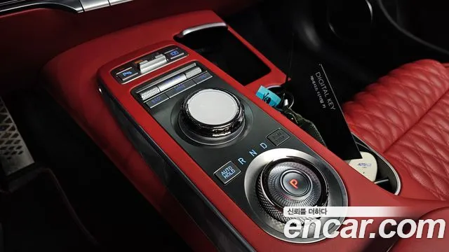 Genesis GV70 — Фото автомобиля 12