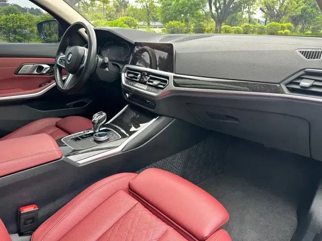 BMW 3 Series — Фото автомобиля 9