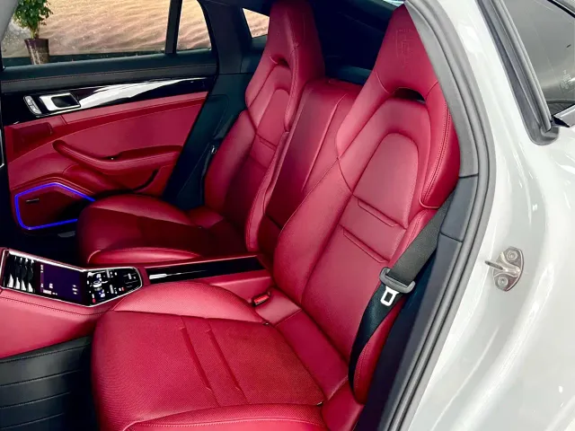 Porsche Panamera — Фото автомобиля 12