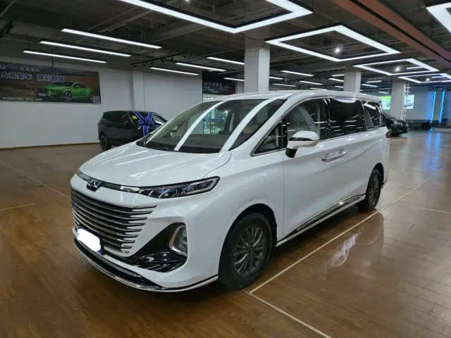 Фотография автомобиля — Bestune Besturn M9
