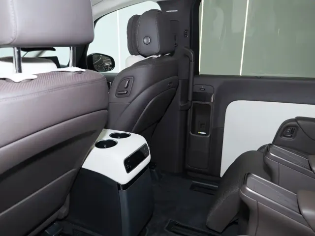 Li Auto MEGA — Фото автомобиля 14